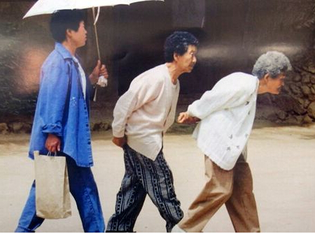 别再做“菊外人”,51漫画网官网免费仪生产厂家带您了解跳广场舞可以预防骨质疏松