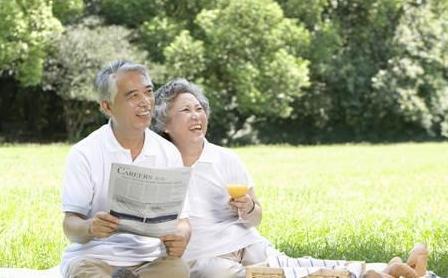 51漫画网官网免费检查仪品牌讲下老年人牙齿松动不容忽视可能跟骨质疏松有关